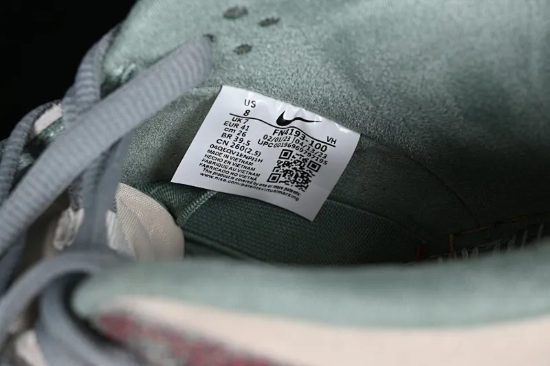 All categories Nk SB Dunk Series Nk SB Dunk Low low-top sneakers J version Crenshaw Skate Club x Nk SB Dunk Low joint model SB low-top sports and leisure sneakers FN4193-100